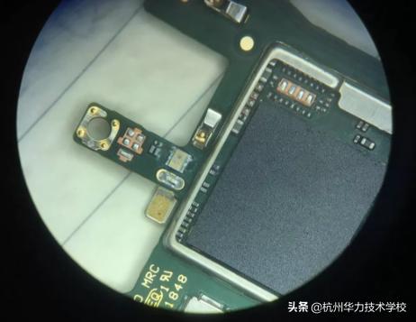 华为nova3i进水自动重启,华为nova3i进水不开机维修