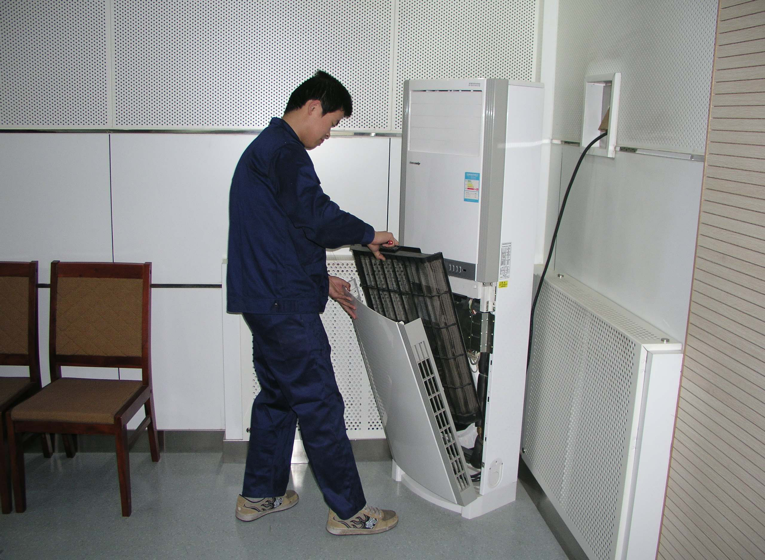 方柜空调和立柜空调哪个好,圆柱形空调和柜型空调哪个好