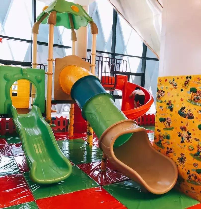 无锡梅村服务区女士停车位,高速服务区女司机专用停车位