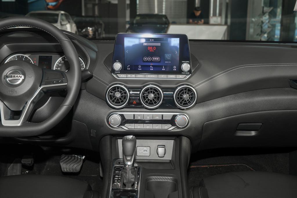 日产轩逸2010款卖了大概多少钱,2013年的日产轩逸能卖多少钱一台