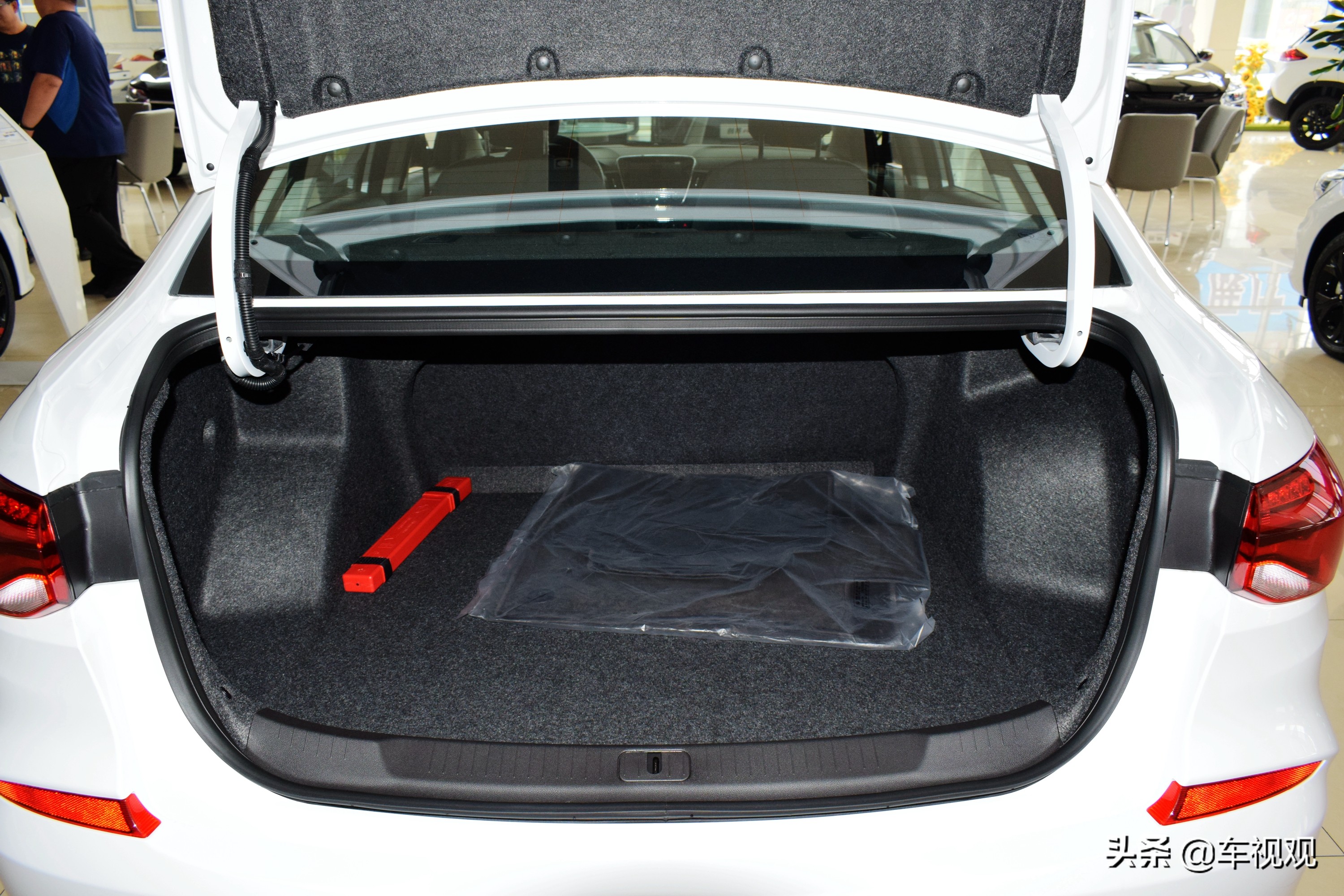 科鲁泽3缸和4缸哪个省油,科鲁泽1.3t跑多少迈省油