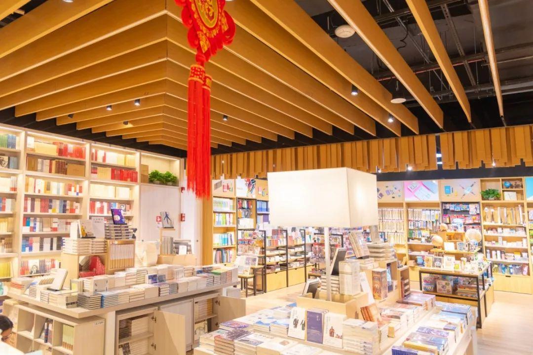 至强扫货攻略!佛山CBD潮玩新地标,女生月购物狂欢!