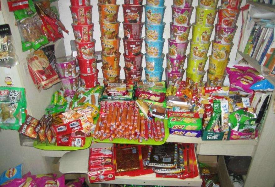 大学宿舍开小卖部3年赚20万,大学生在宿舍开小卖部赚30万