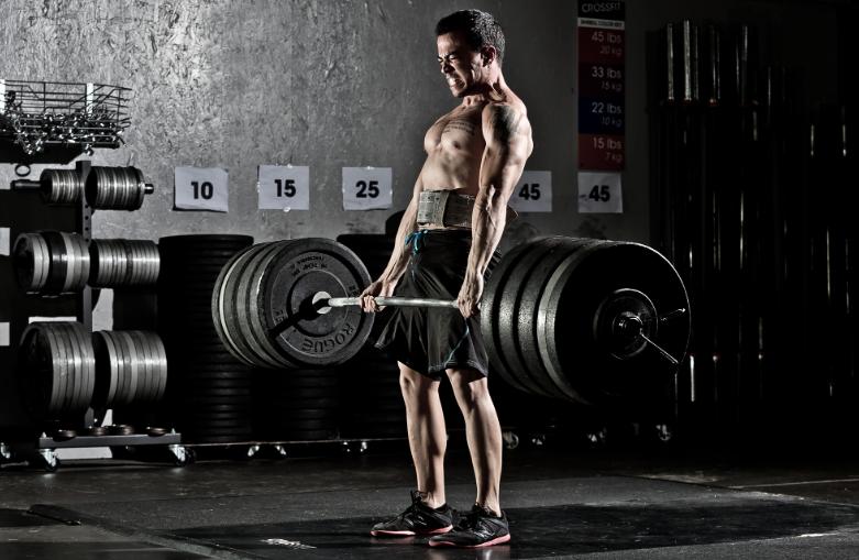 两块肌肉是交替训练还是集中训练,两组动作之间休息多久