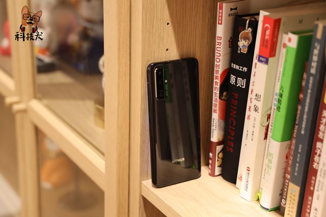 荣耀热门五款机型拍照对比：分别是Play4T/X10/30S/30/30Pro