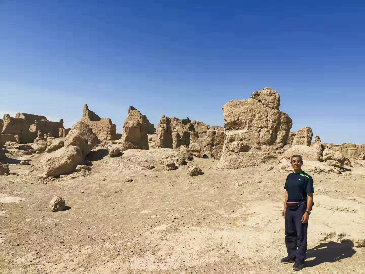 60岁以上游新疆免门票吗,退休老头独自去新疆旅游攻略