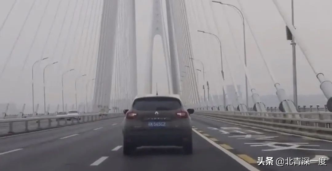 河南兄弟武汉“淘金记”:在雷神山干杂活,到隔离酒店当保洁,一月赚回两万五