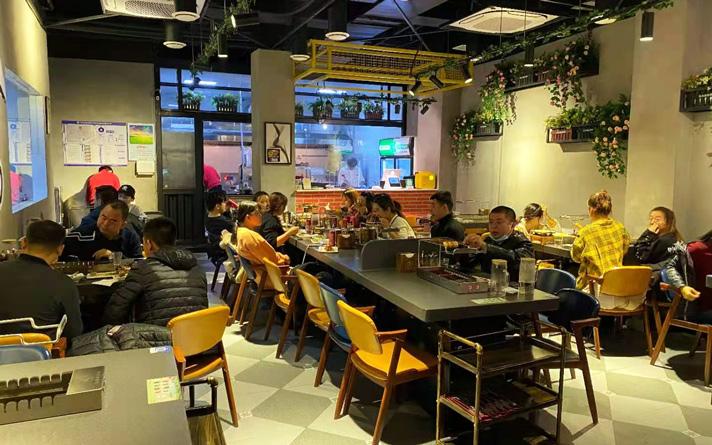 全自动烧烤桌推荐,商用无烟自动旋转烤串桌