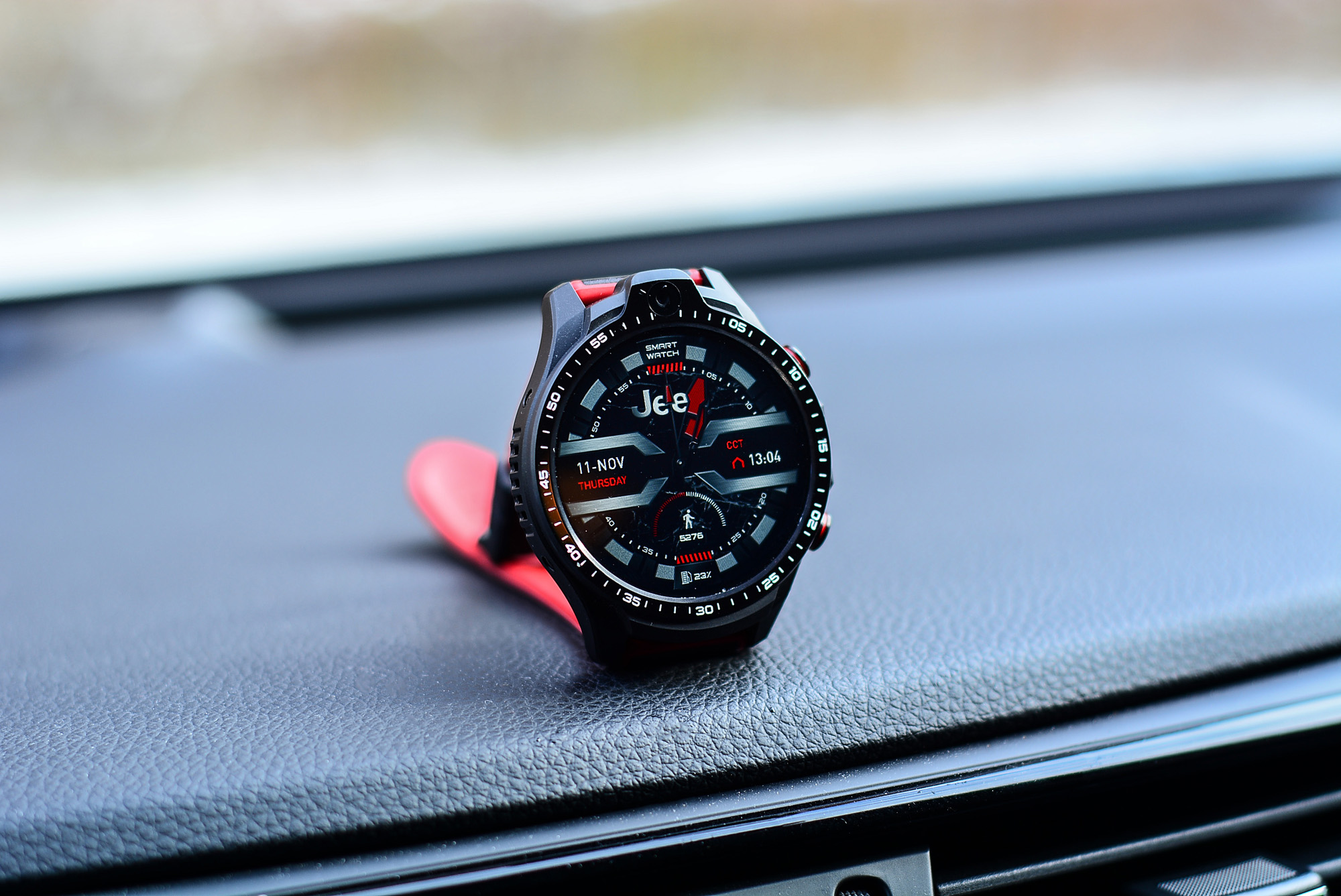 内存128g可插卡的电话手表,jeep黑骑士手表打王者