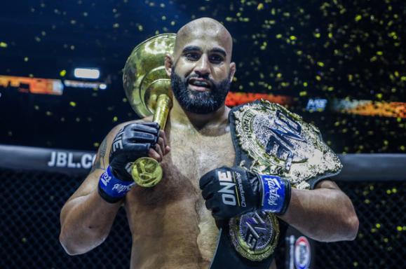 最厉害的ufc世界冠军,印度羽毛球第一个世界冠军