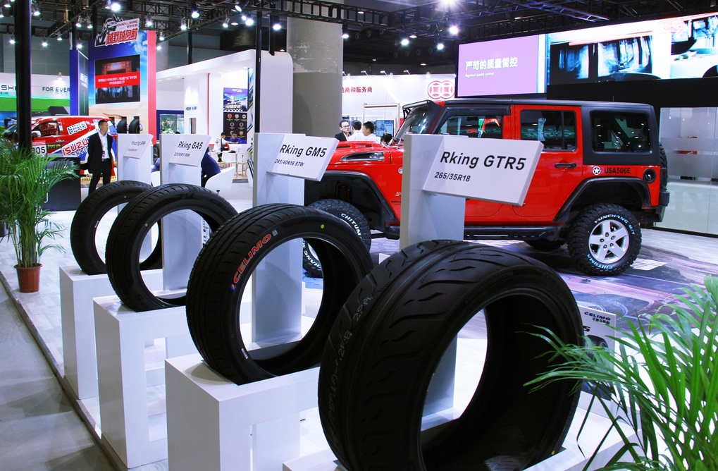 用车轮丈量祖国疆土,用车轮丈量世界下一句