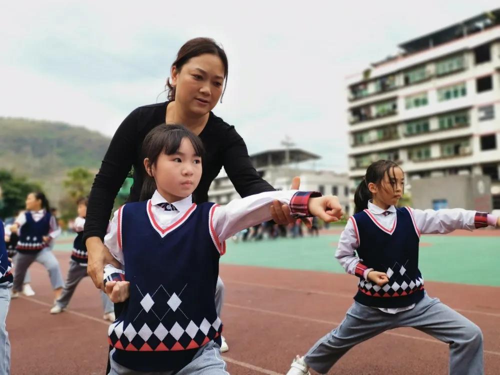 奉节中学生体育节,奉节中学课间操比赛