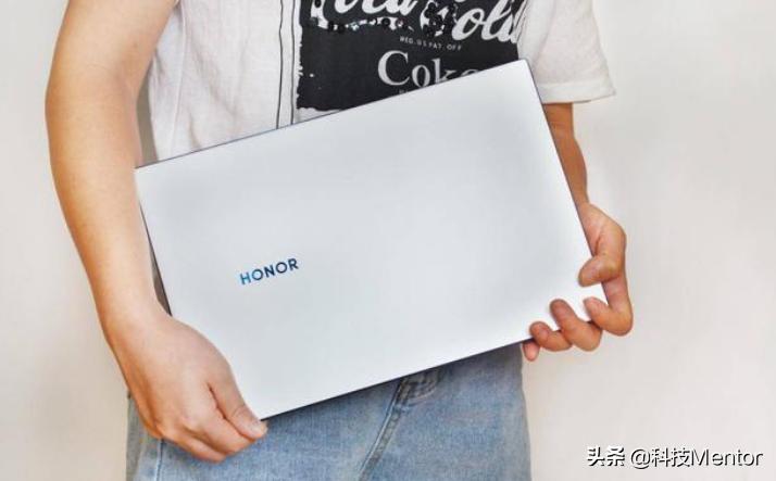 荣耀笔记本目前最值得入手的一款,华为和荣耀笔记本电脑哪一个更好