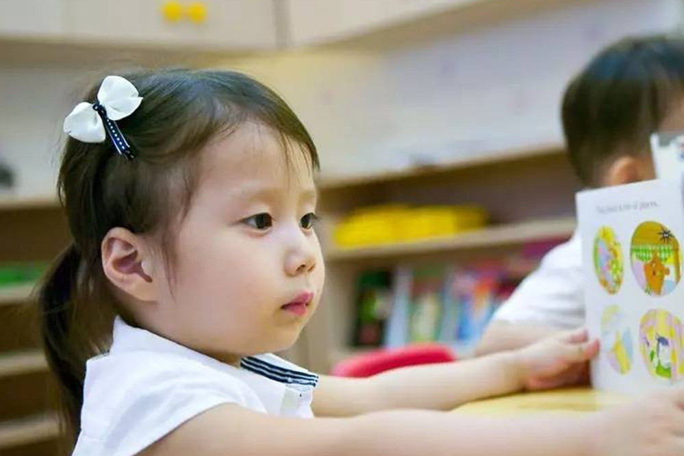 4岁宝宝不肯去幼儿园,宝妈费尽心机都无用,对症下药才是重要