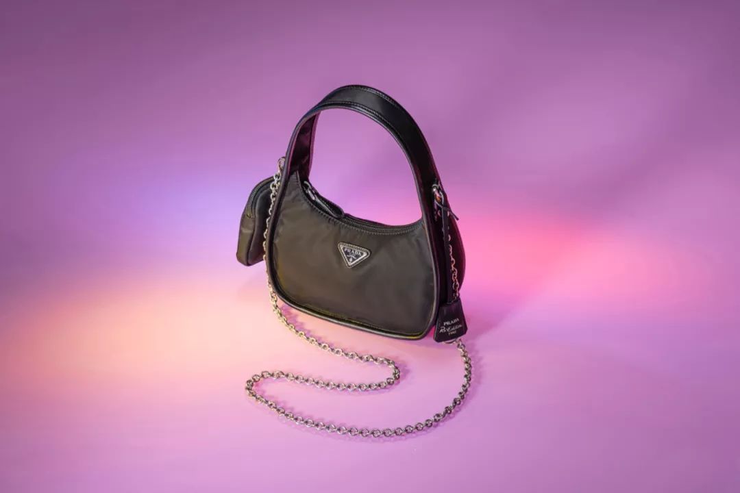 prada目前最火的包,prada复古包