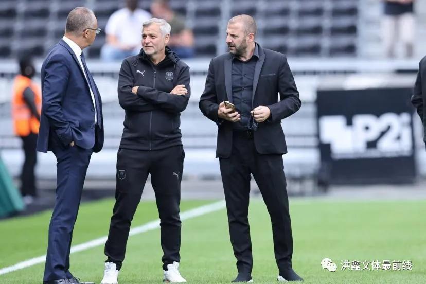 雷奈体育场的体育总监弗洛里安·莫里斯卡马文加？真的过得很快