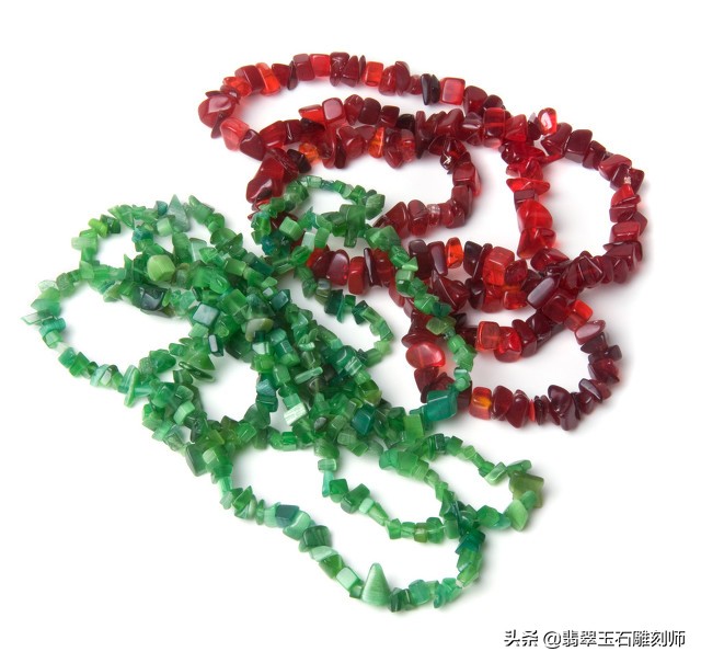 大学生暑假打工赚了6800,给母亲买礼物却被无良主播骗去买假玉