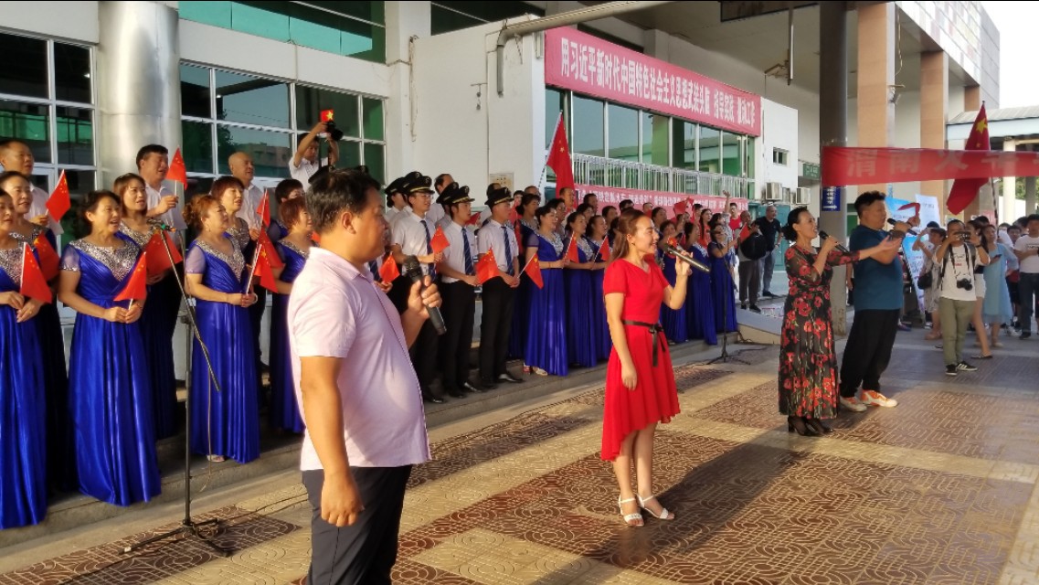 中甲第23轮：《中国万岁，我是护旗手》红动渭南火车站