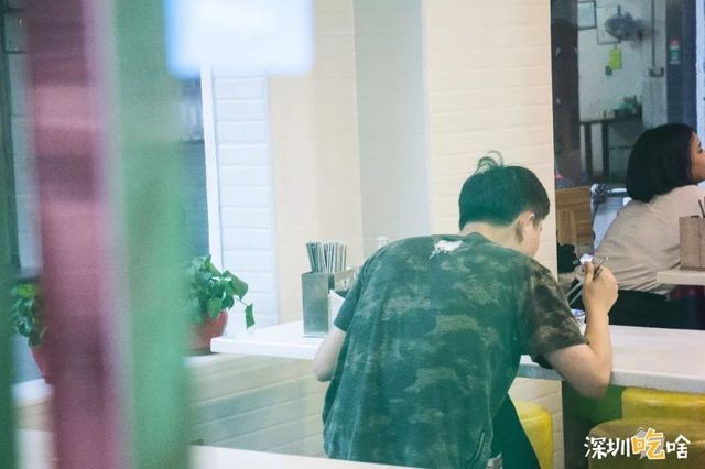 村里卖的土豪肠粉38元一份，“绿”了深圳人7年还没倒闭