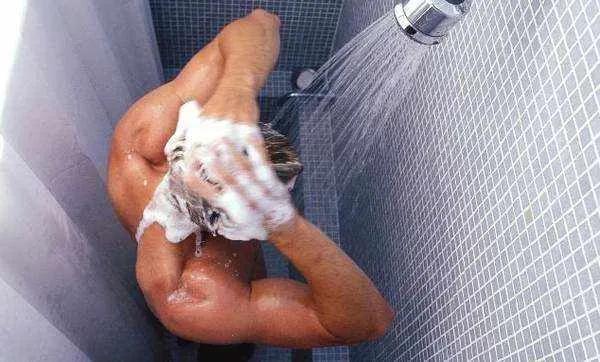 脱发如何正确洗头,脱发人群正确的洗头方法