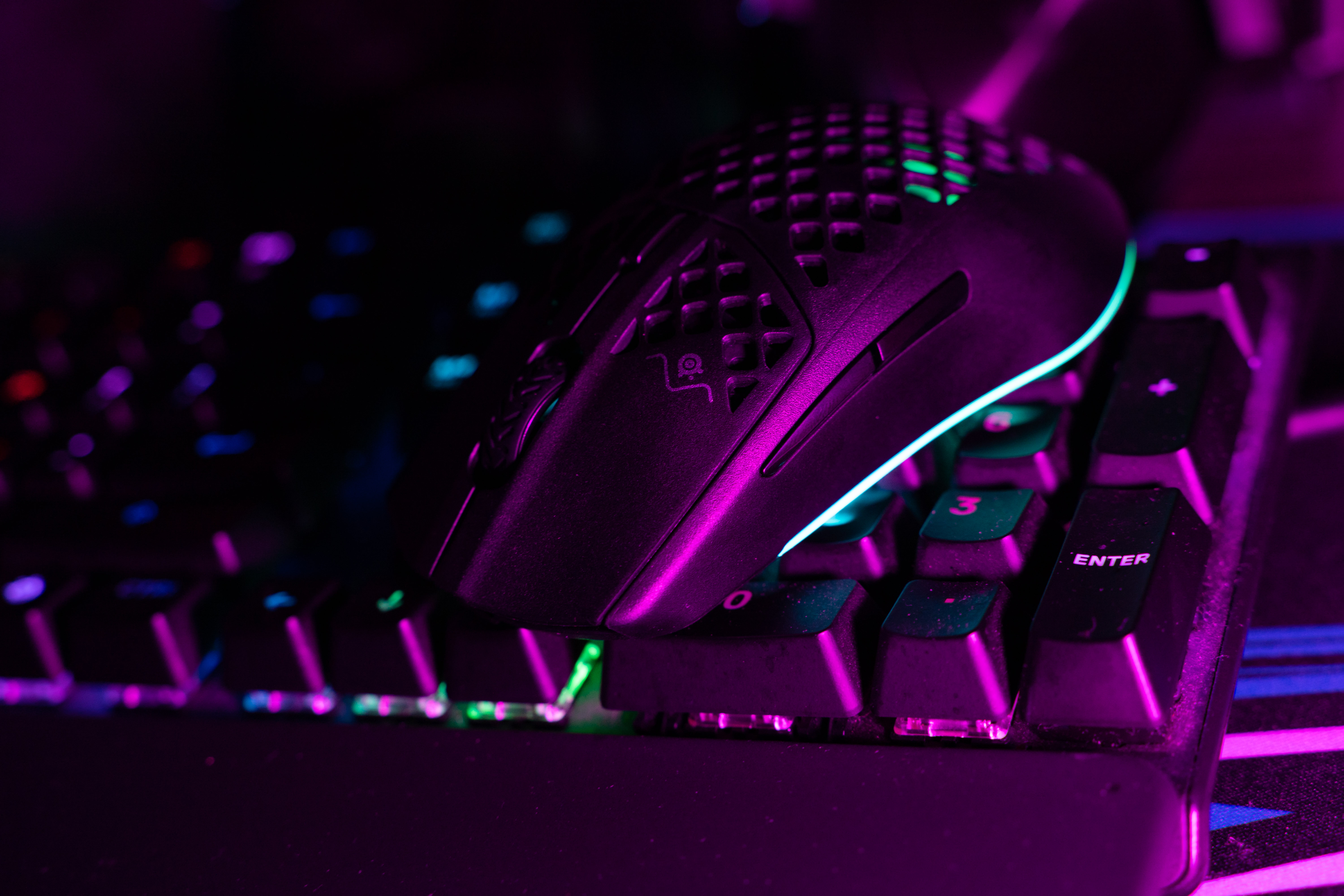 轻量化+无线=赛睿Aerox3Wireless