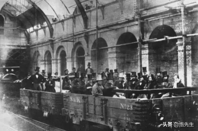 霍金年轻时照片有多帅,霍金21岁时的照片