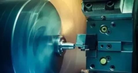 在厂里干数控车十多年了，感觉没有前途想转行，我该怎么办？