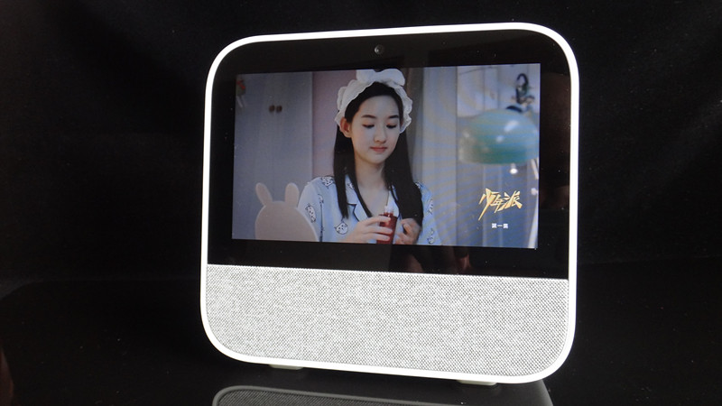 天猫精灵ccl带屏幕智能音箱评测,天猫精灵cc触屏音箱怎么样