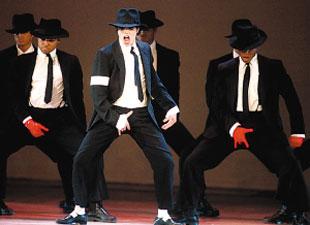 迈克尔杰克逊的传奇故事,迈克尔杰克逊一生传奇故事