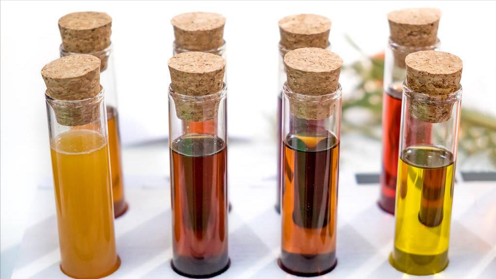 导致尿黄的各种原因,解小便感到小便烫是什么原因