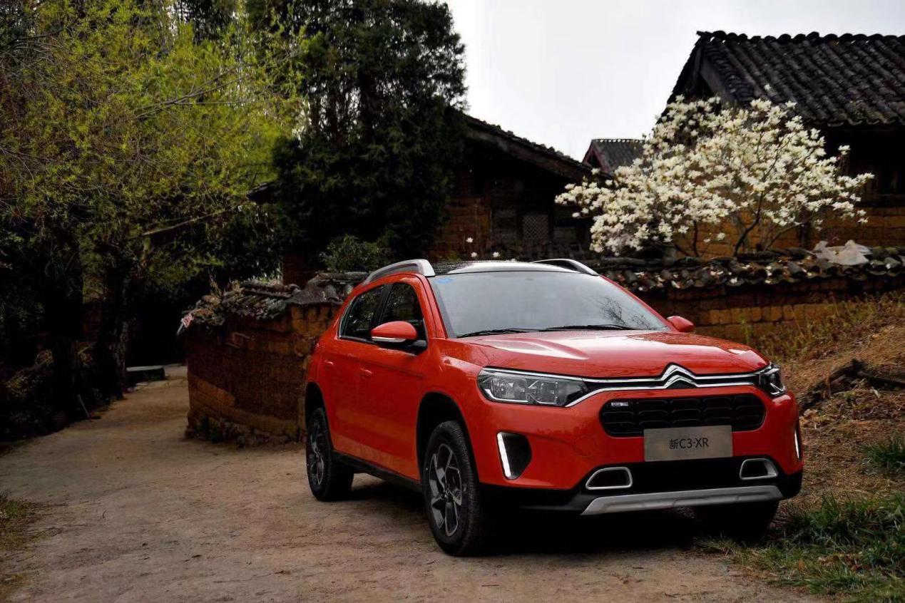 试驾东风雪铁龙c3xr1.6t,灵活的小suv试驾雪铁龙c3xr