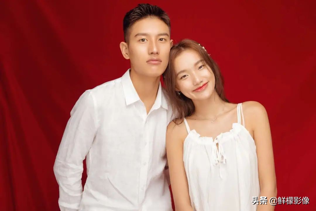 一步步教你如何拍出完美结婚照,拍结婚证件照穿什么衣服上镜