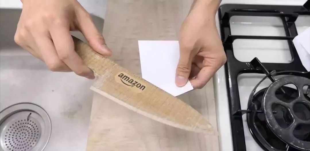 指甲盖做钻戒,日本男子收集指甲制成求婚戒指