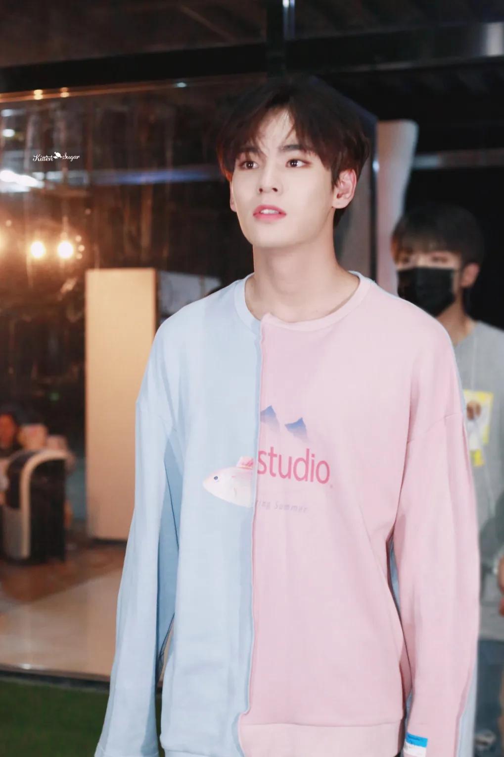 今年流行秋装明星同款,超薄明星同款春装