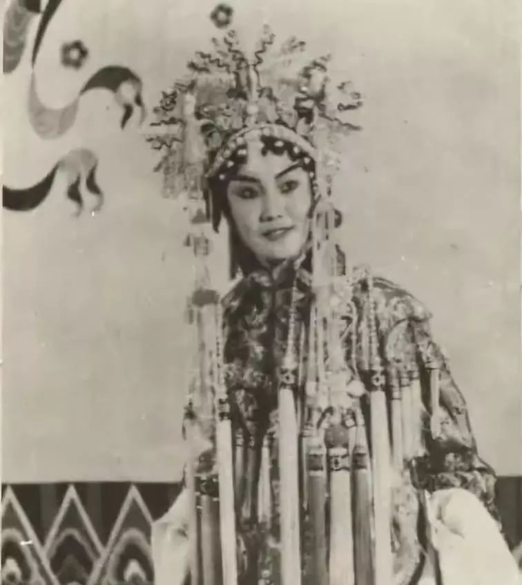 郭兰英哭了现场视频,郭兰英的三哭殿全场