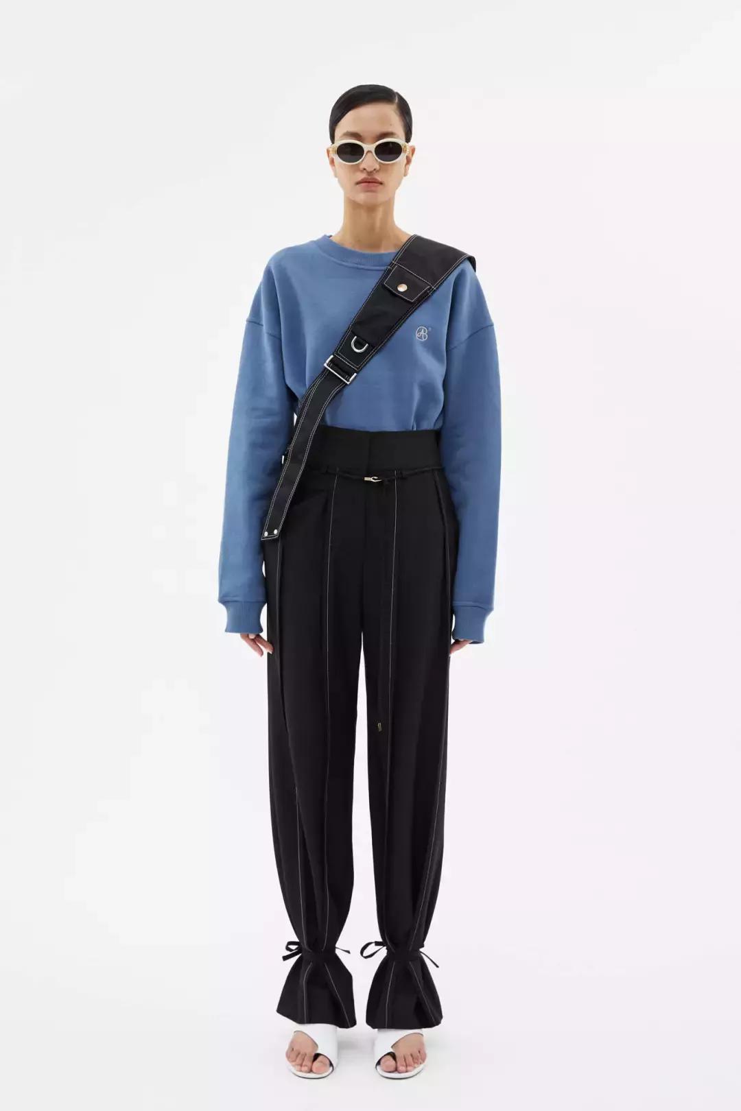 温度低穿的衣服,冬天穿宽松的卫衣怎么搭配