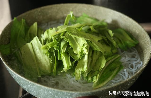 酸辣白菜魔芋丝减脂餐,酸辣魔芋丝低脂