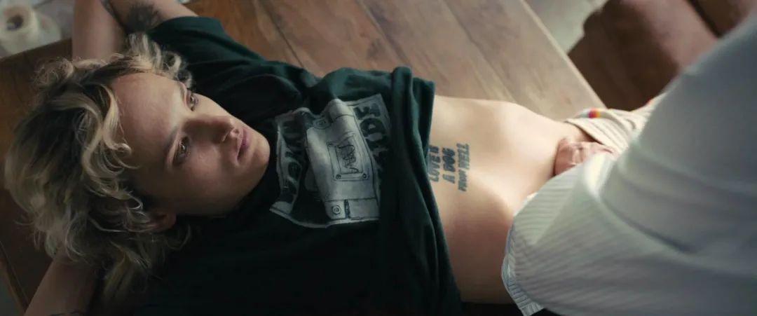 全裸出镜？*伦乱**产子？全程马赛克才能播的戛纳金棕榈