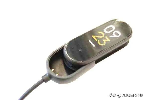 iphone14细节被曝横向打孔,iphone14细节被曝