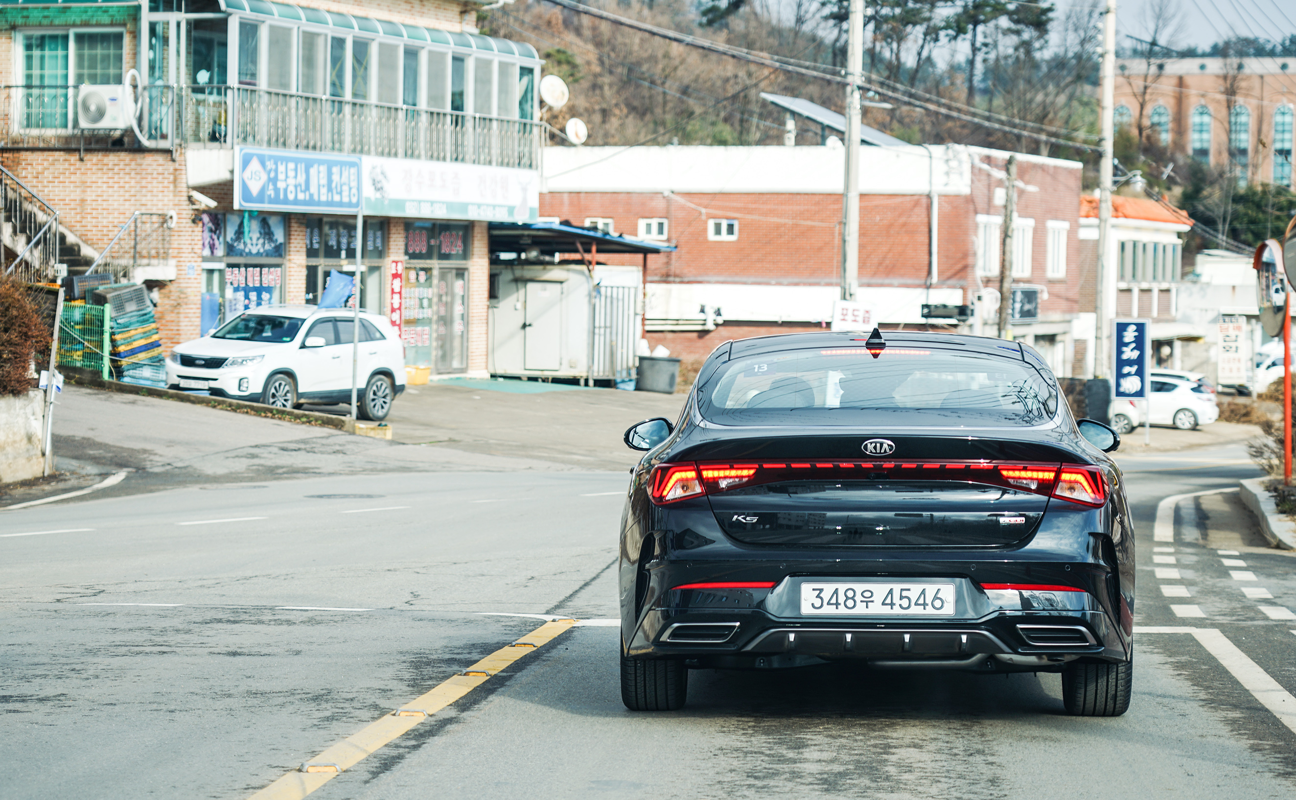 最新款起亚k5驾驶感受,全新起亚k5重回颜值巅峰