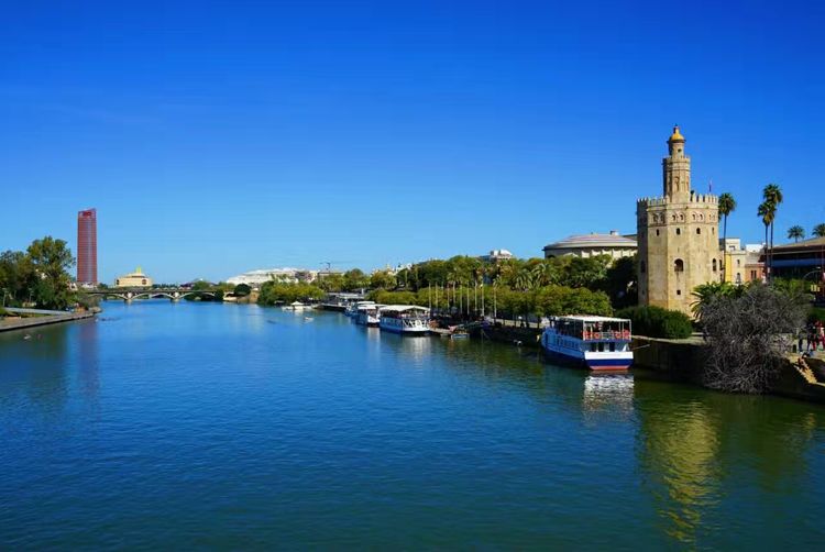 葡萄牙和西班牙哪个值得旅游,西班牙和葡萄牙旅游区别