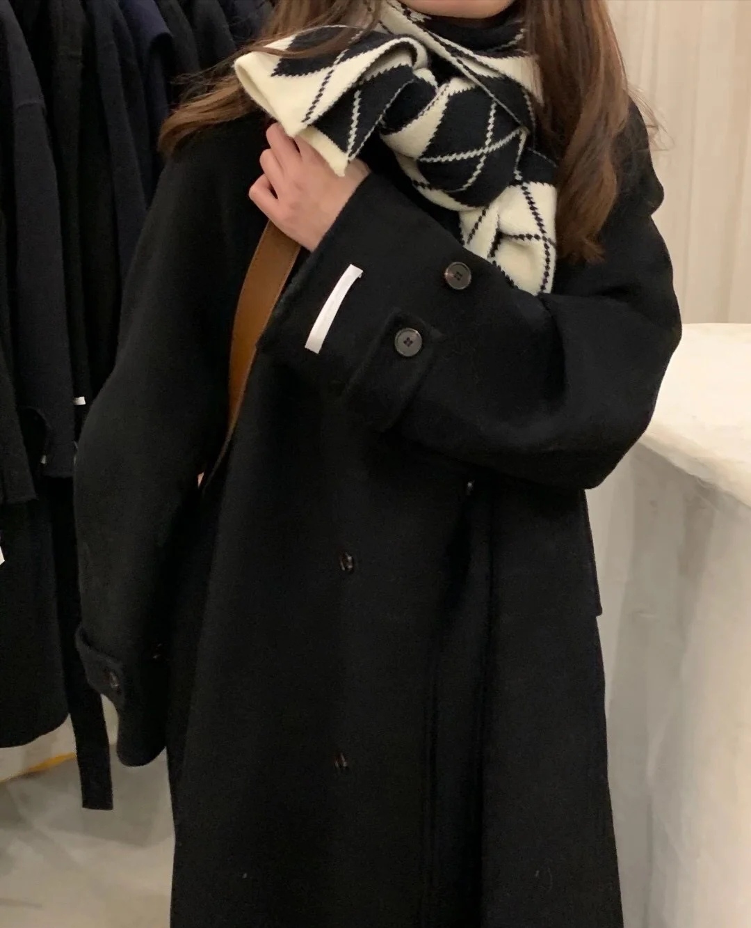 围巾怎么系才能好看又时尚,女士怎么样系围巾更好看