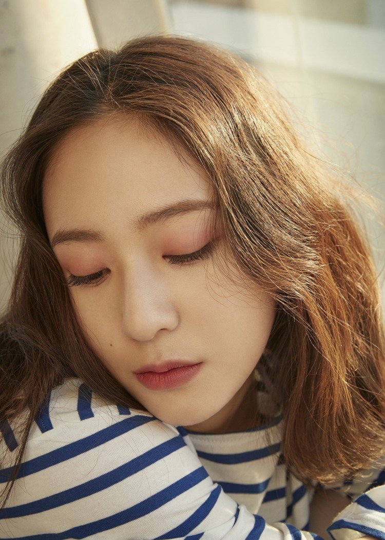 粉色眼影唇釉推荐,粉色眼影橘色亮片