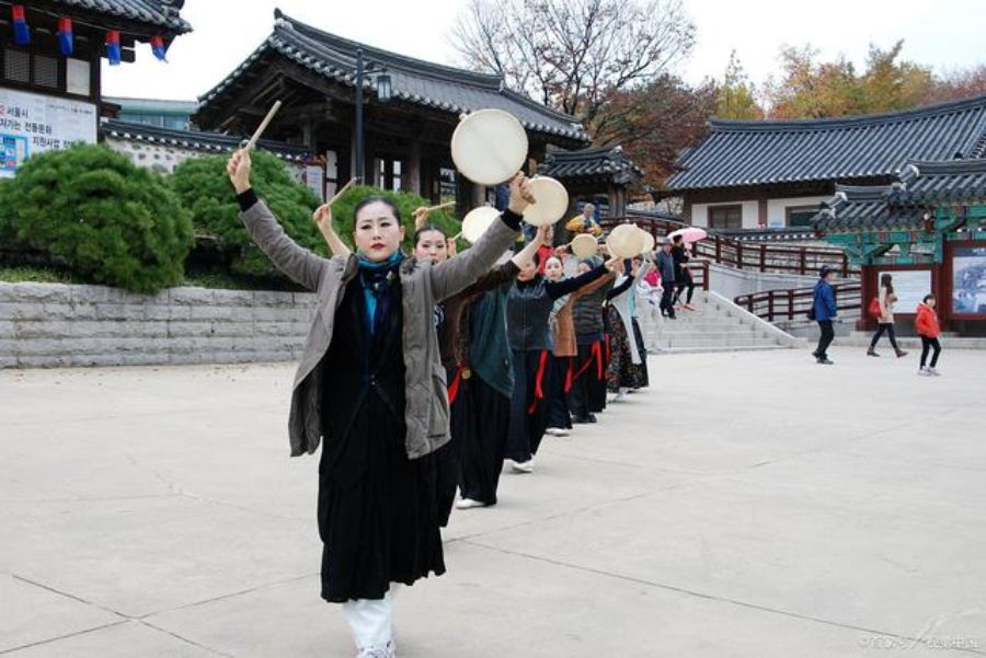 涓轰綍闈掑矝鎴愪负闊╁浗浜虹殑绉绘皯涔嬮兘,闊╁浗閫冮毦闈掑矝