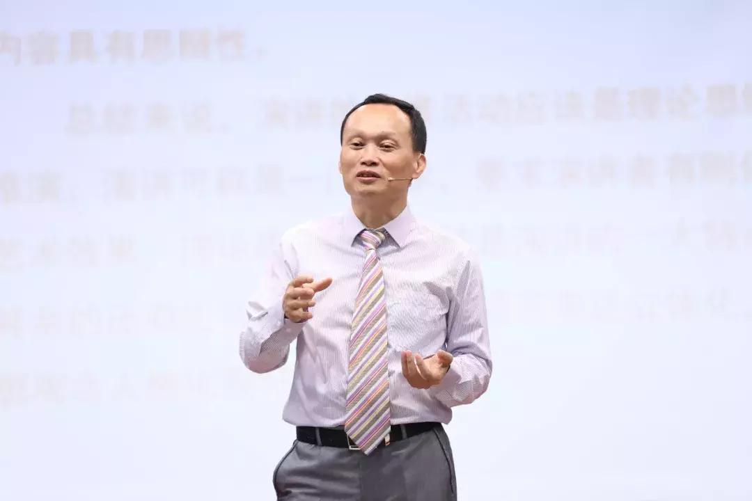 给你一个舞台秀出自己的精彩,给你一个展示自己的舞台