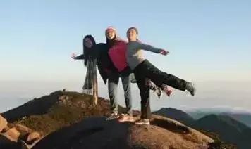 爸妈的拍照技术差距有多大,爸妈一起拍照姿势