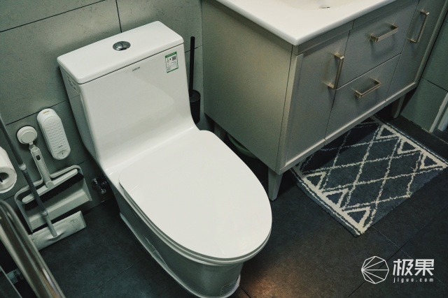 新型永不堵塞节水马桶,换一个智能马桶