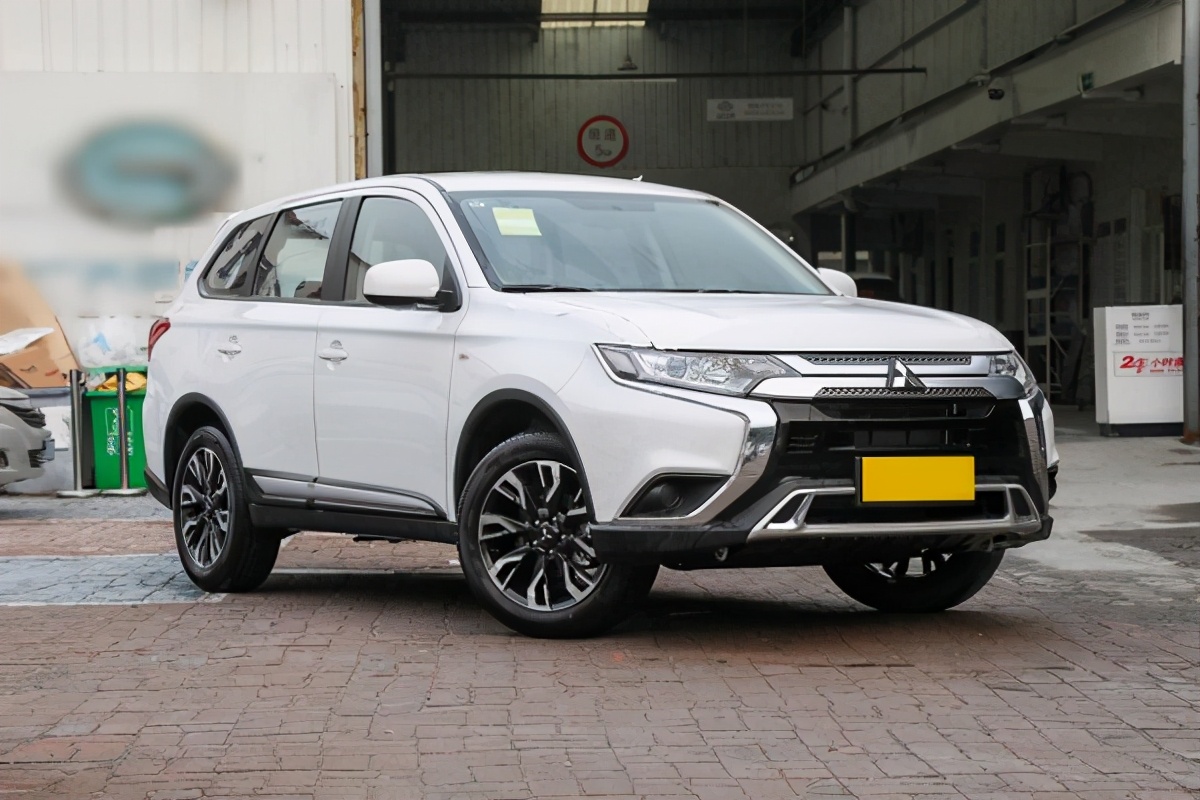 2020款三菱欧蓝德suv多少钱,最耐用最省油的三菱日系suv