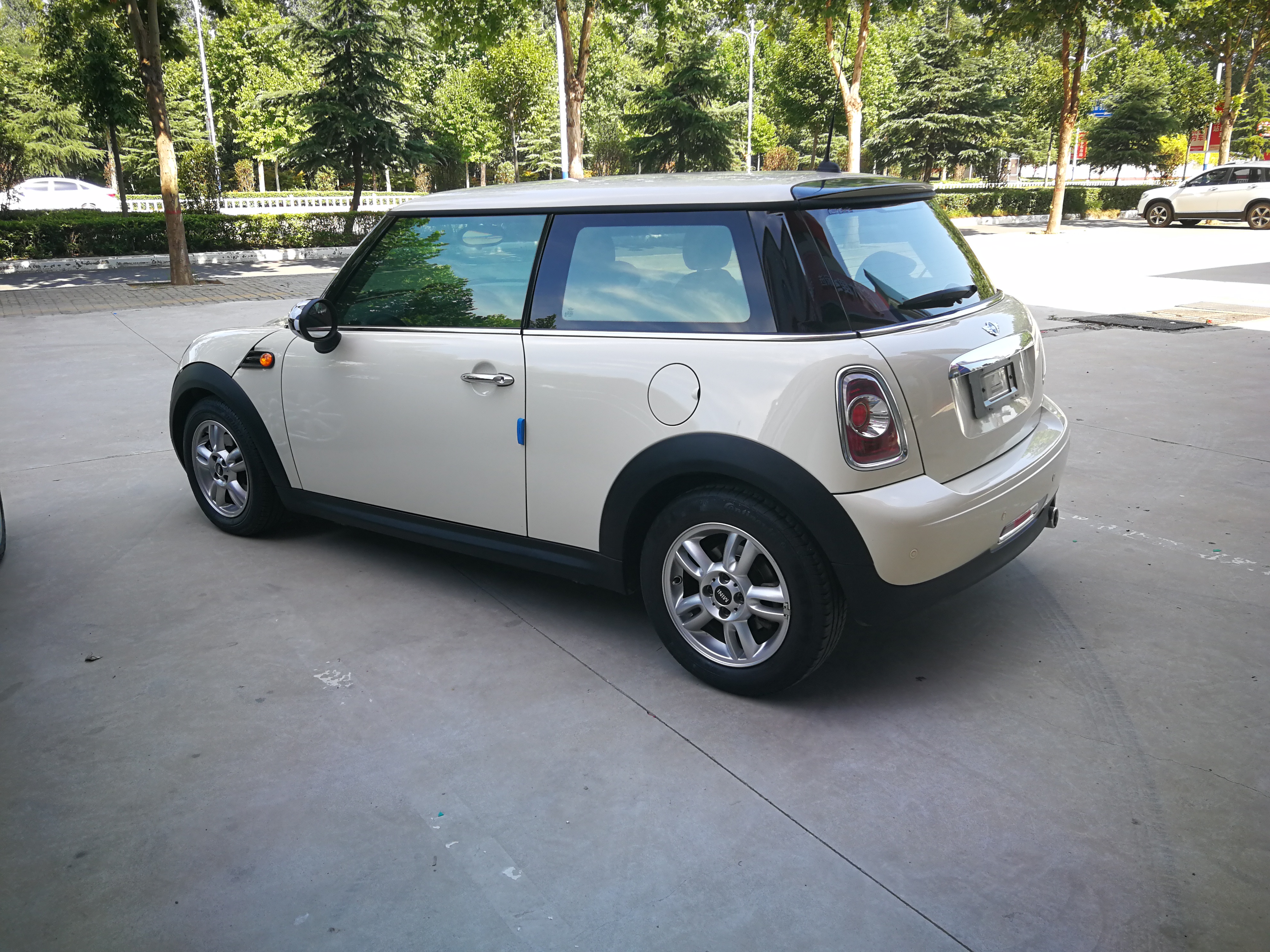 浜屾墜10涓囦互涓嬬殑mini,10涓囩殑浜屾墜mini