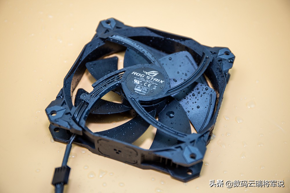 ROGStrix风神XF120磁悬浮风扇，让系统火力全开